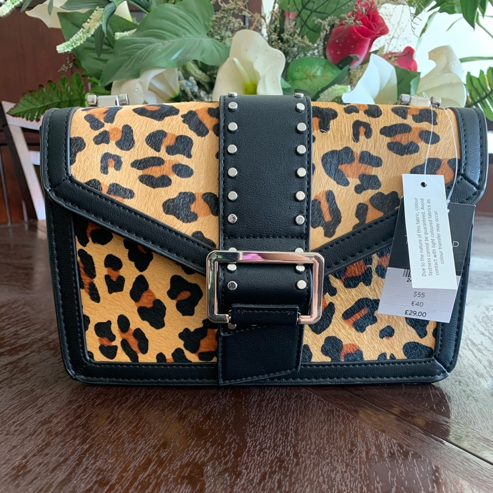 NEW WITH TAGS ATTACHED-TOPHOP SHOULDER BAG